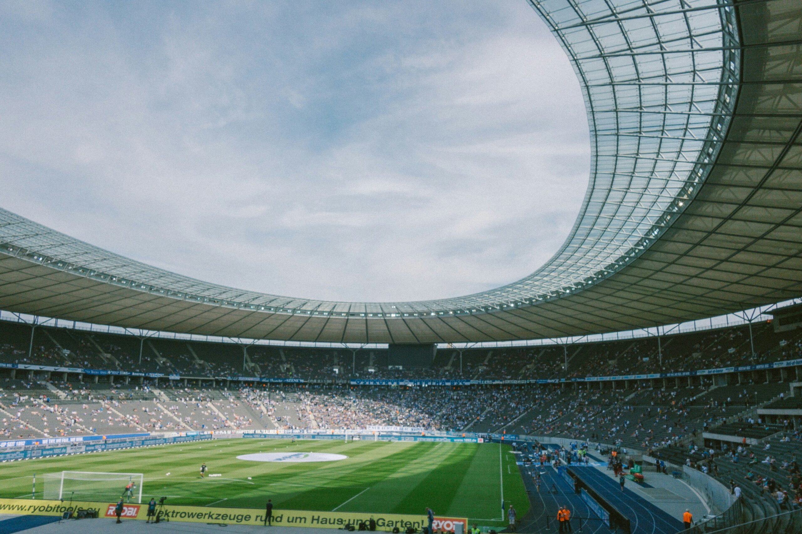 德国将带领24支球队把足球伟大的魅力展现在全国十个令人惊叹的场馆