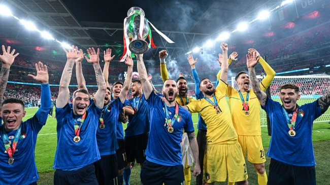 本届欧洲杯决赛是最近几届大赛中观看人数最少的